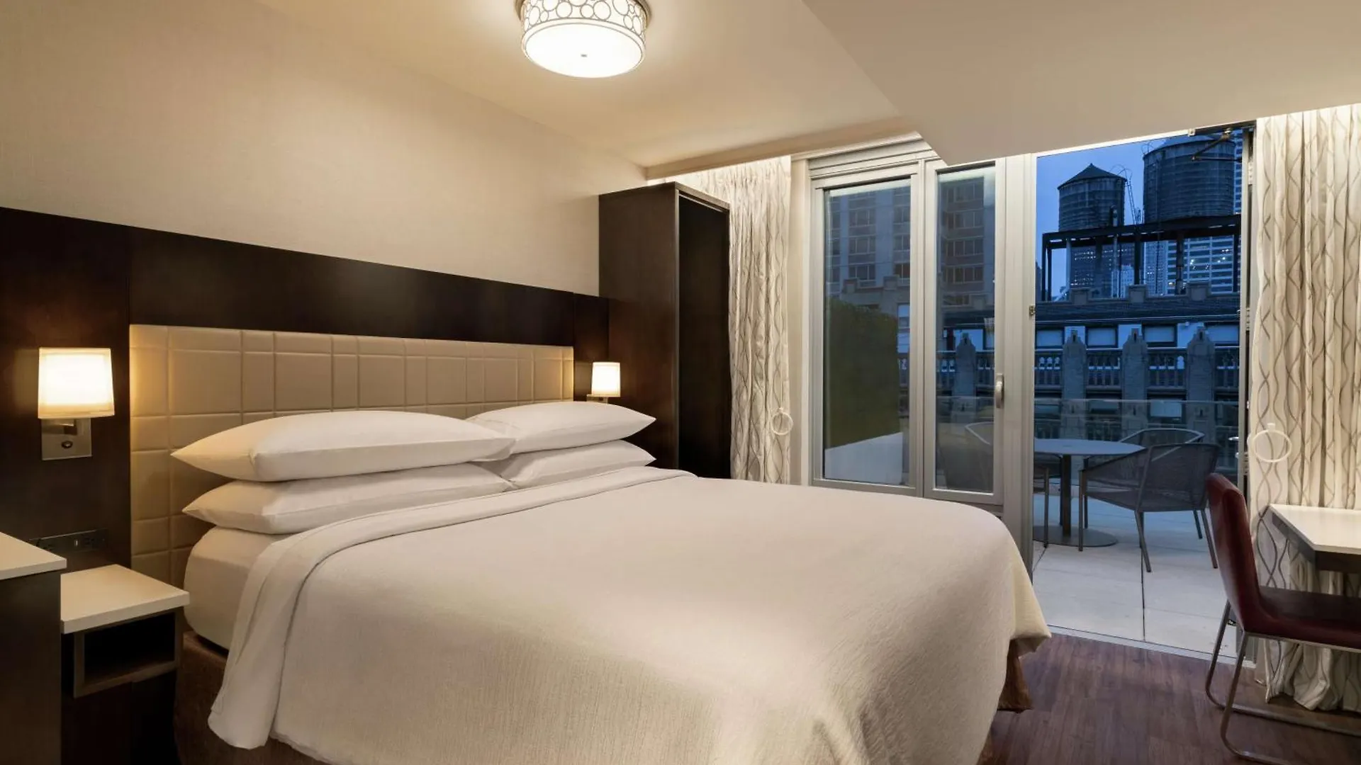 Embassy Suites By Hilton New York Manhattan Times Square