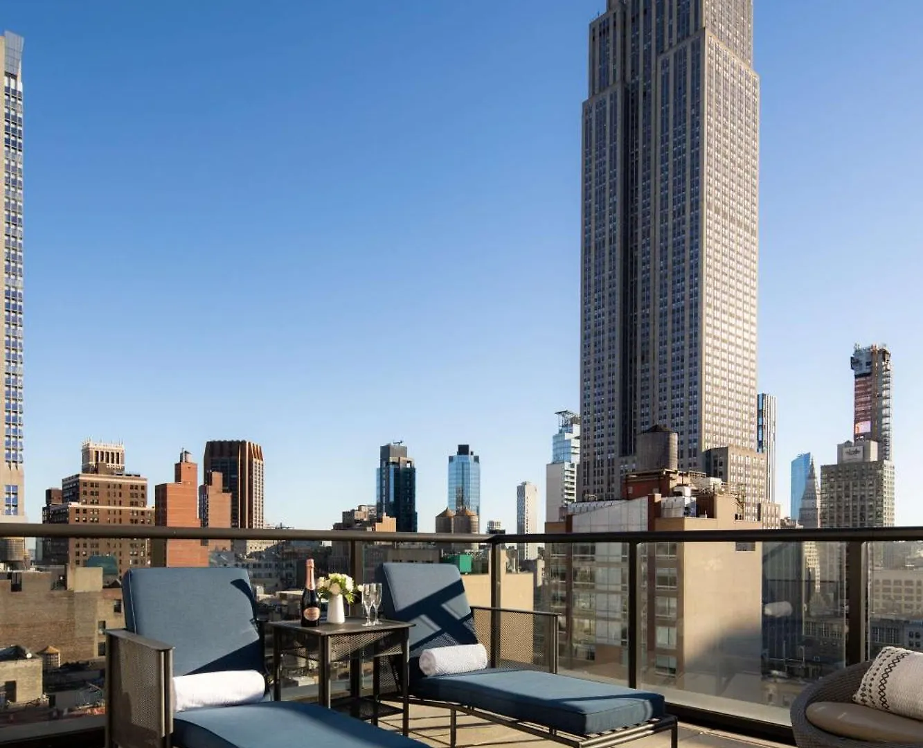 Hotel Embassy Suites By Hilton New York Manhattan Times Square