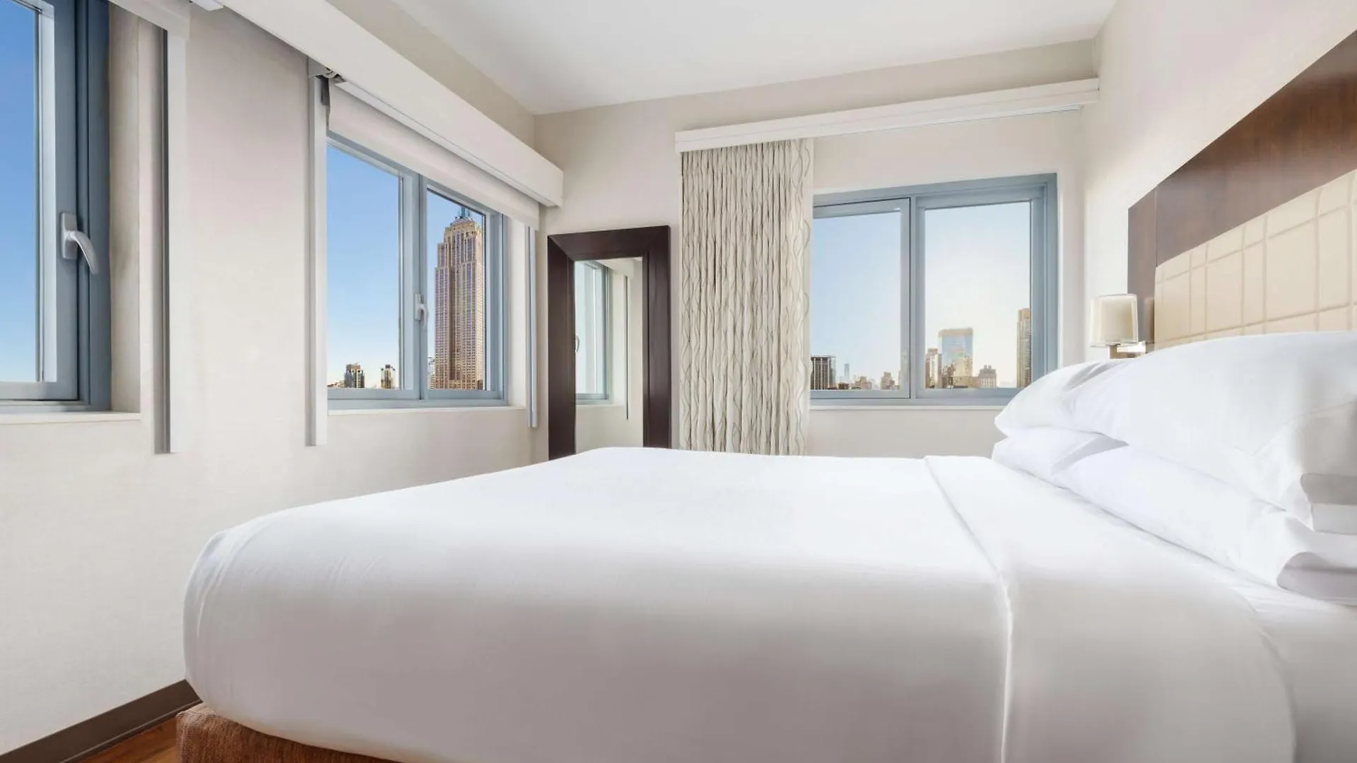 **** Hotel Embassy Suites By Hilton New York Manhattan Times Square United States