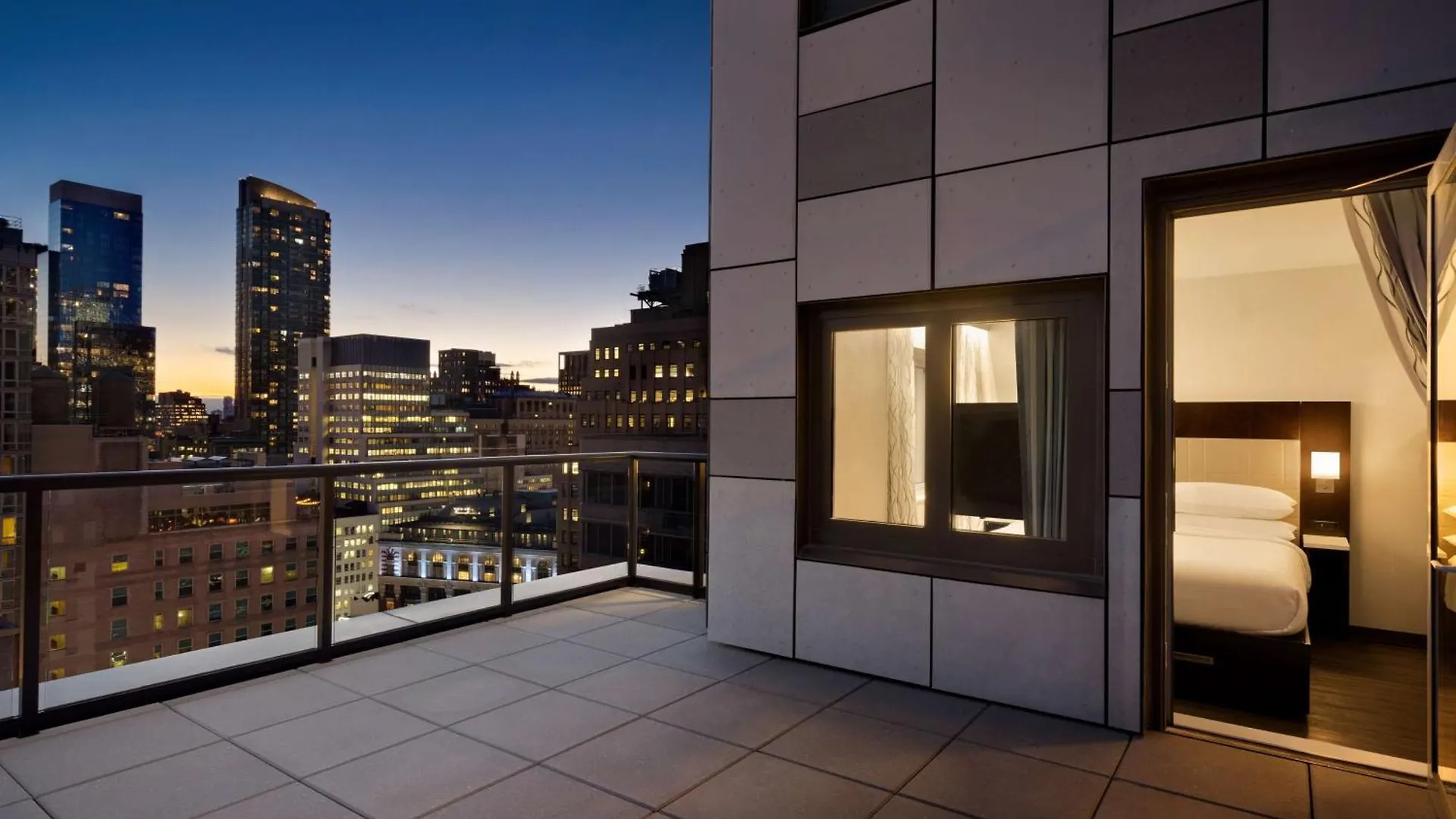 Embassy Suites By Hilton New York Manhattan Times Square 4*,