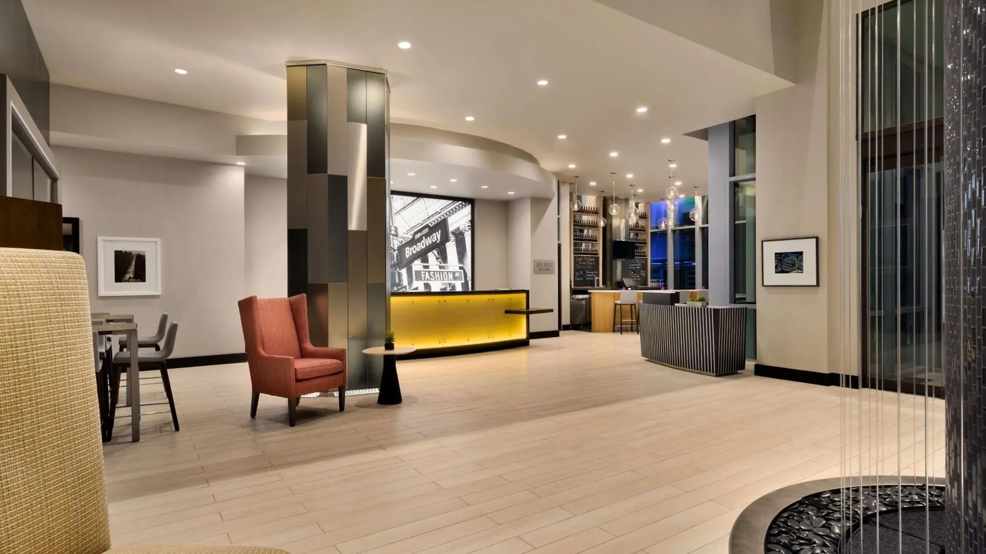 Hotel Embassy Suites By Hilton New York Manhattan Times Square