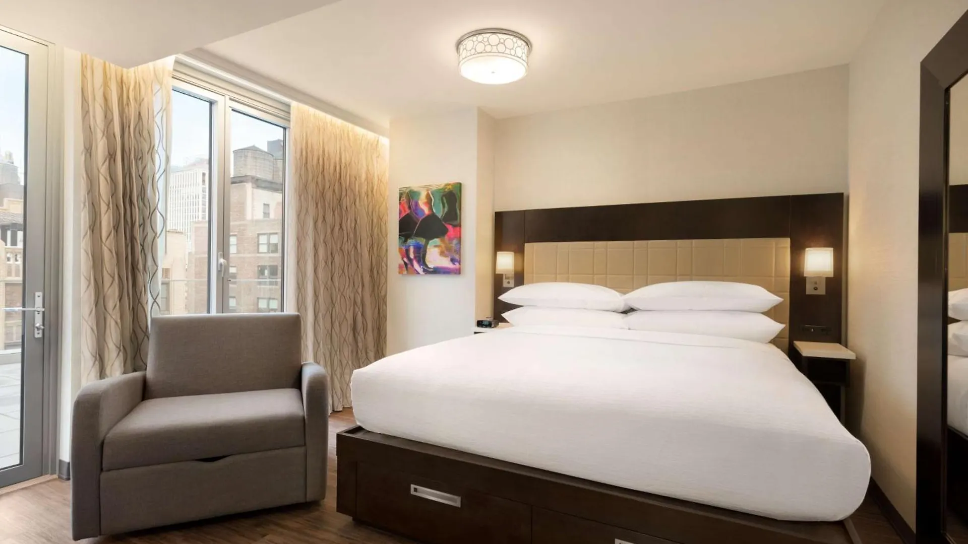 Embassy Suites By Hilton New York Manhattan Times Square 4*,